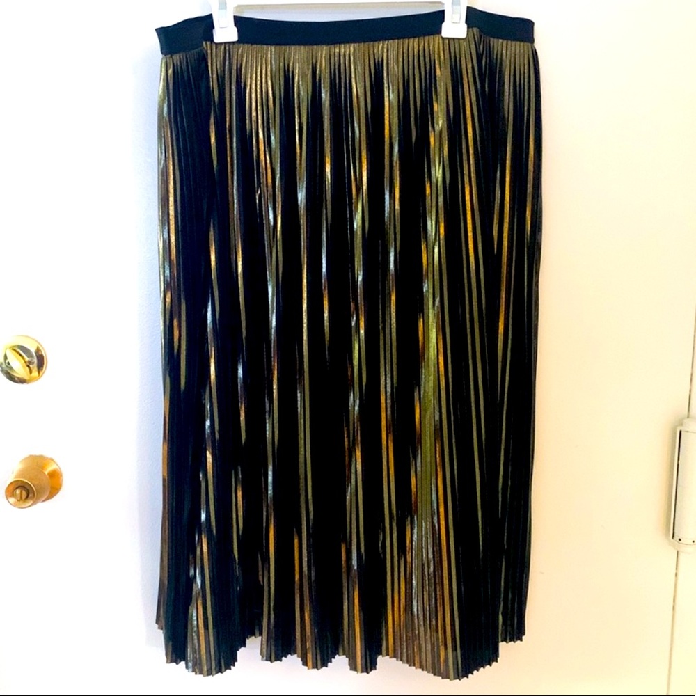 Lane Bryant Pleated Gold Skirt , NWT !!